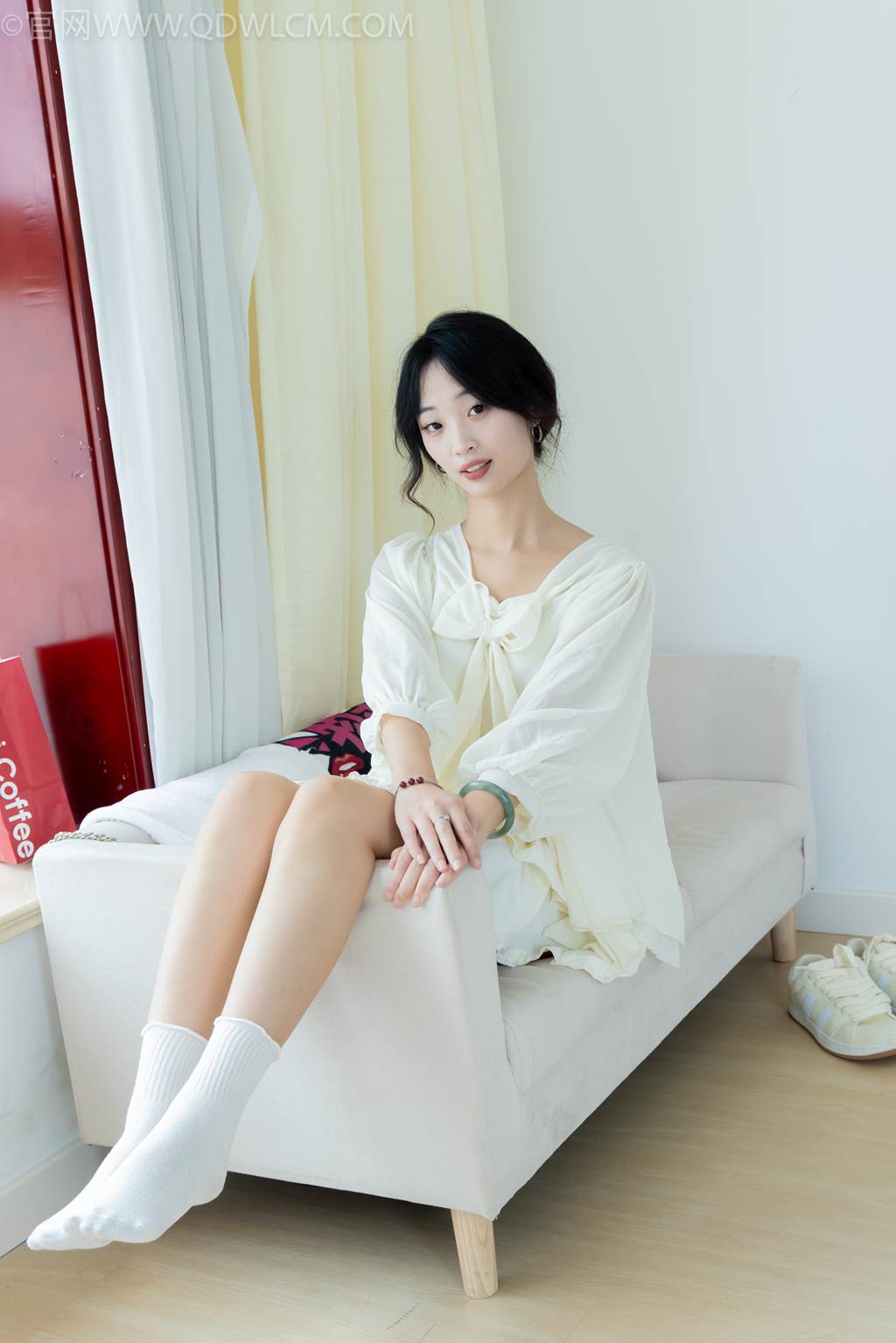 图片[74]-物恋传媒 NO.2489 南南-板鞋、白棉袜、裸足[150P] – 速更版-美库