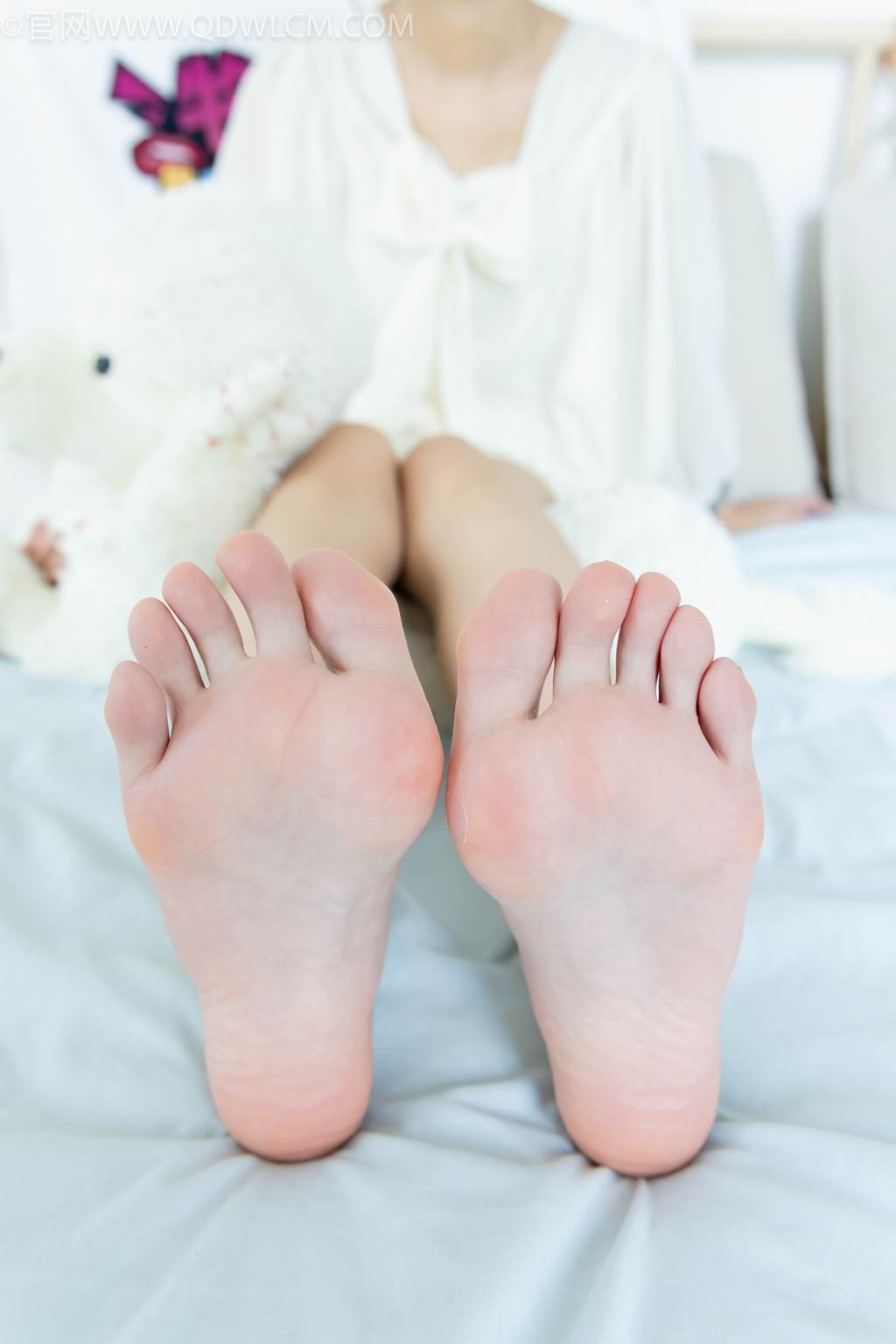 图片[138]-物恋传媒 NO.2489 南南-板鞋、白棉袜、裸足[150P] – 速更版-美库