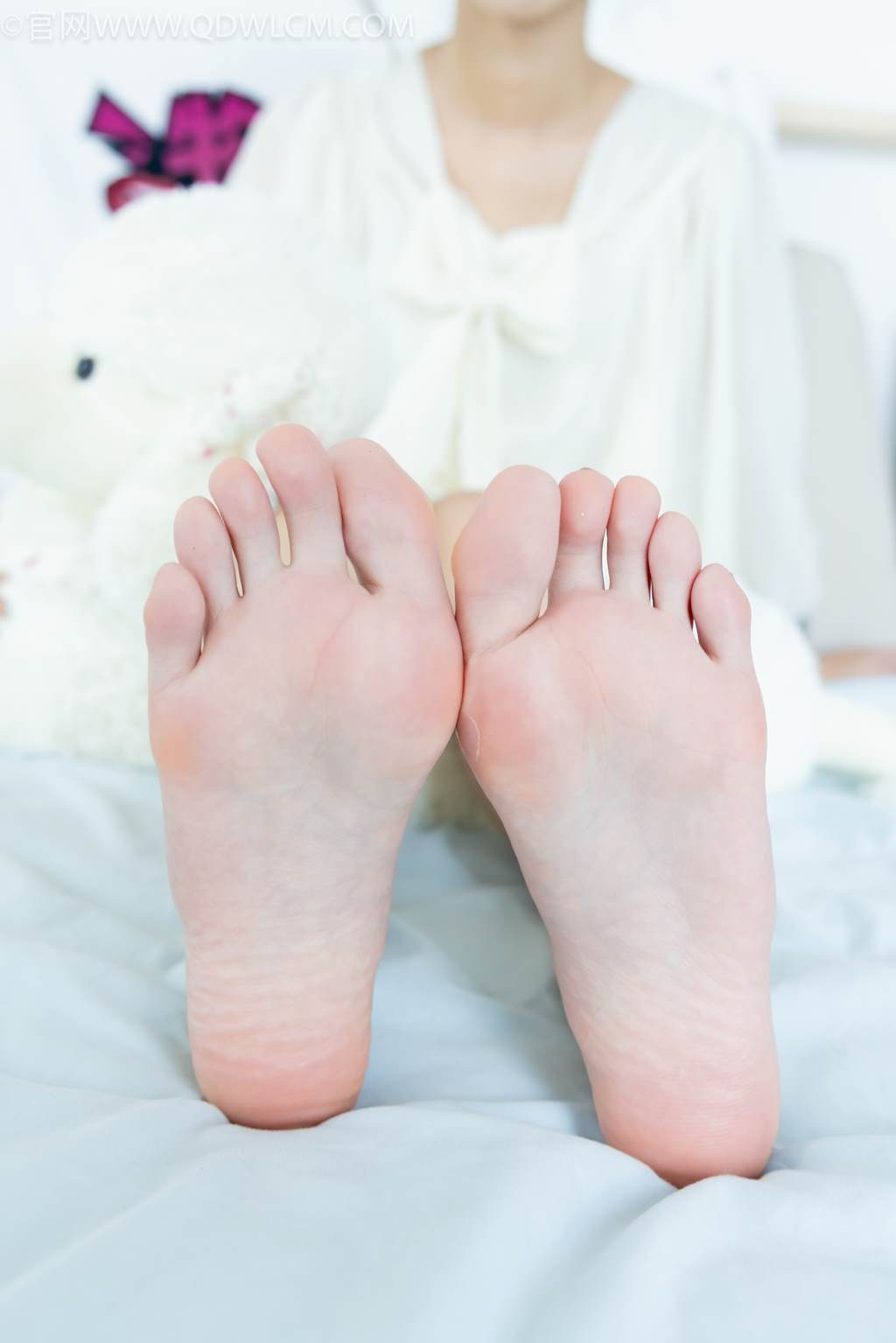 图片[139]-物恋传媒 NO.2489 南南-板鞋、白棉袜、裸足[150P] – 速更版-美库