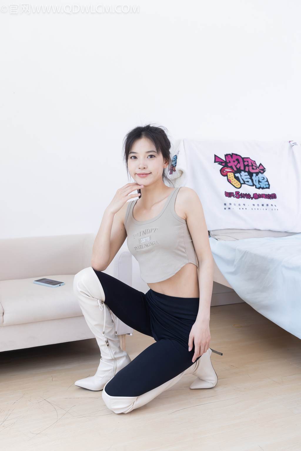 图片[41]-物恋传媒 NO.2490 茯苓-长靴、白棉袜、裸足[140P] – 速更版-美库