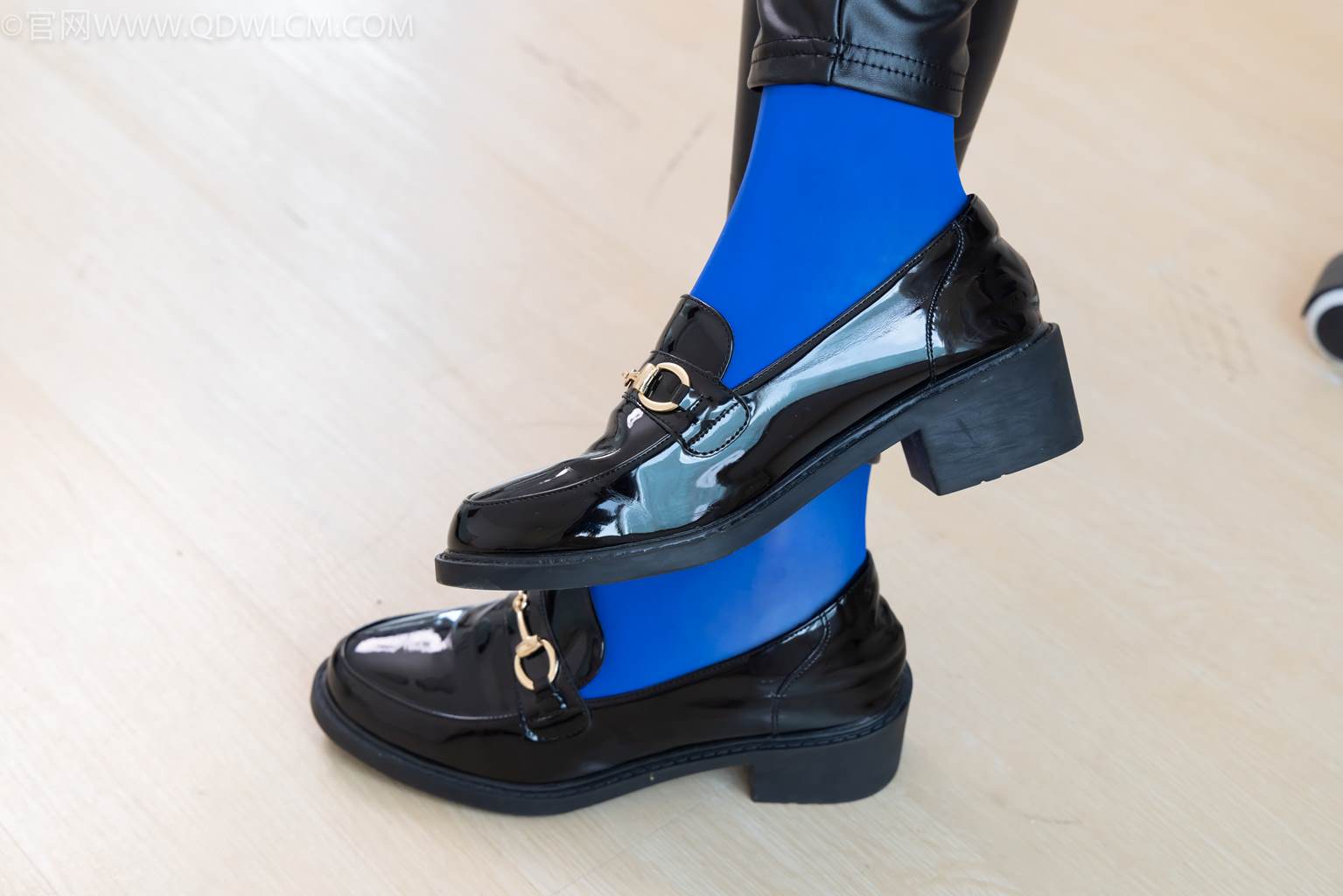 图片[44]-物恋传媒 NO.2491 泡泡-皮鞋、薄蓝丝、皮裤裤里丝[150P] – 速更版-美库