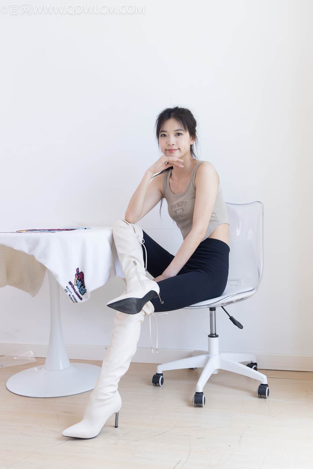 图片[92]-物恋传媒 NO.2490 茯苓-长靴、白棉袜、裸足[140P] – 速更版-美库