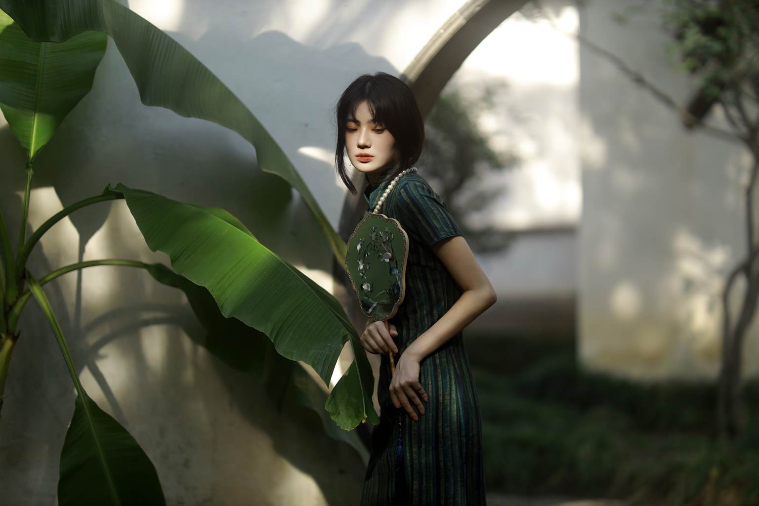 图片[15]-[YITUYU艺图语]2022.11.05 绿意旗袍 Elikaka[35+1P] – 速更版-美库