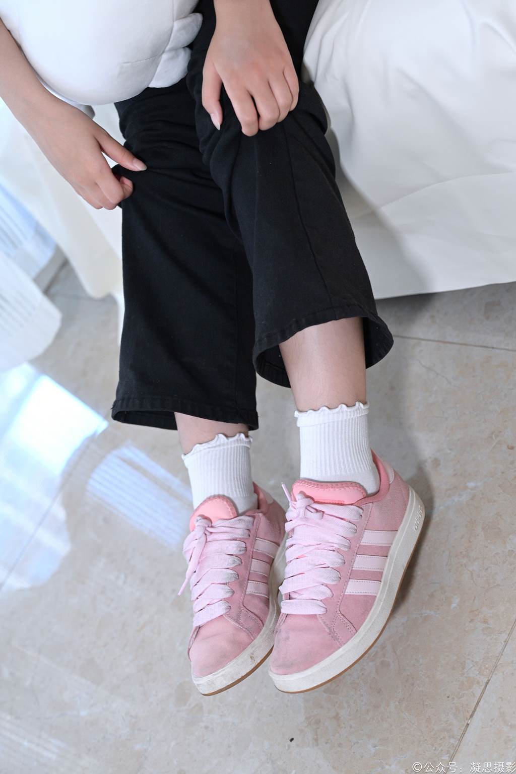 图片[25]-凝思摄影 NO.013 铃铃-T恤、短白袜、平底鞋[139P] – 速更版-美库