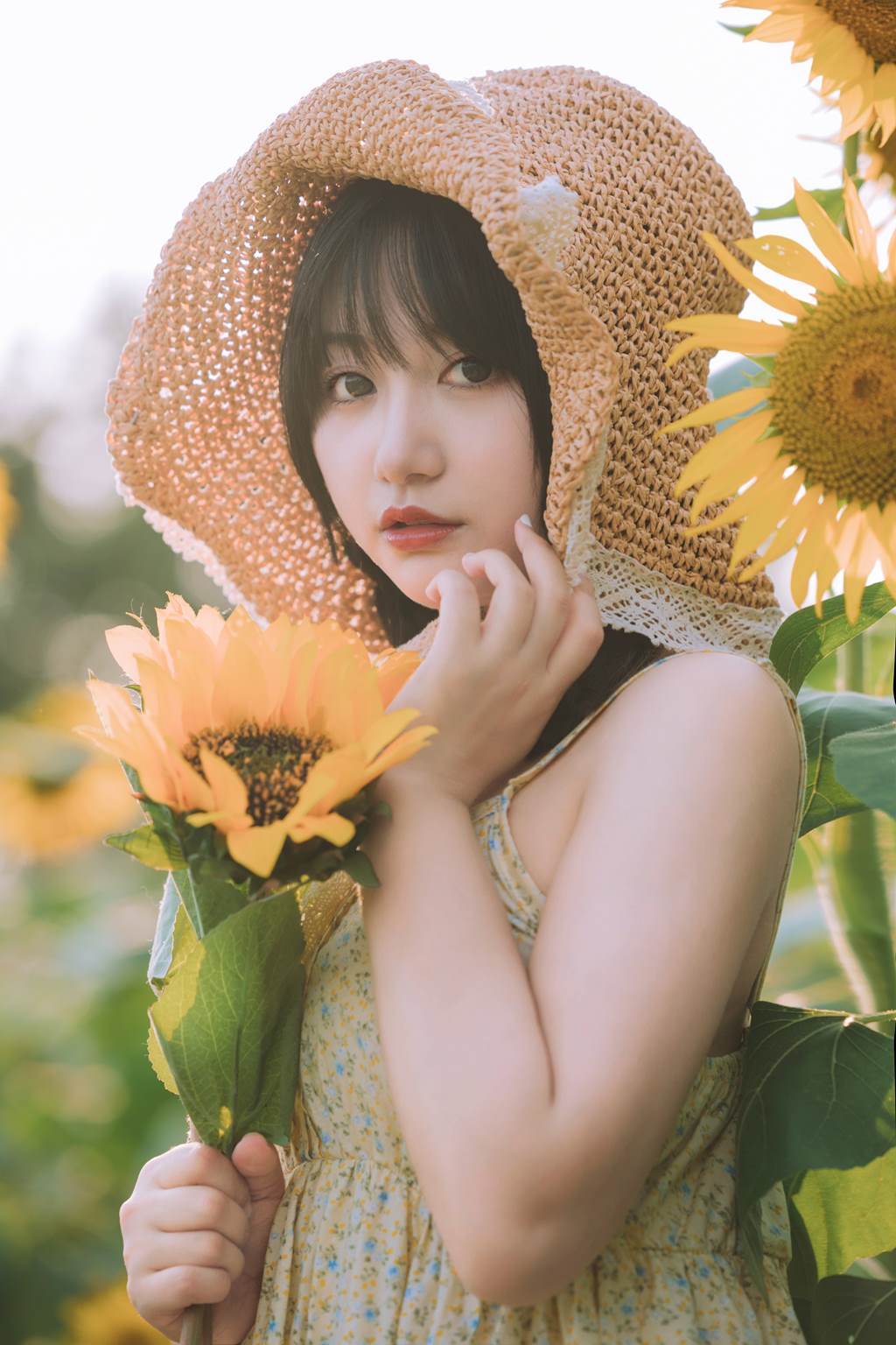 图片[21]-[YITUYU艺图语]2022.11.06 向阳而生 金盏璃[25+1P] – 速更版-美库