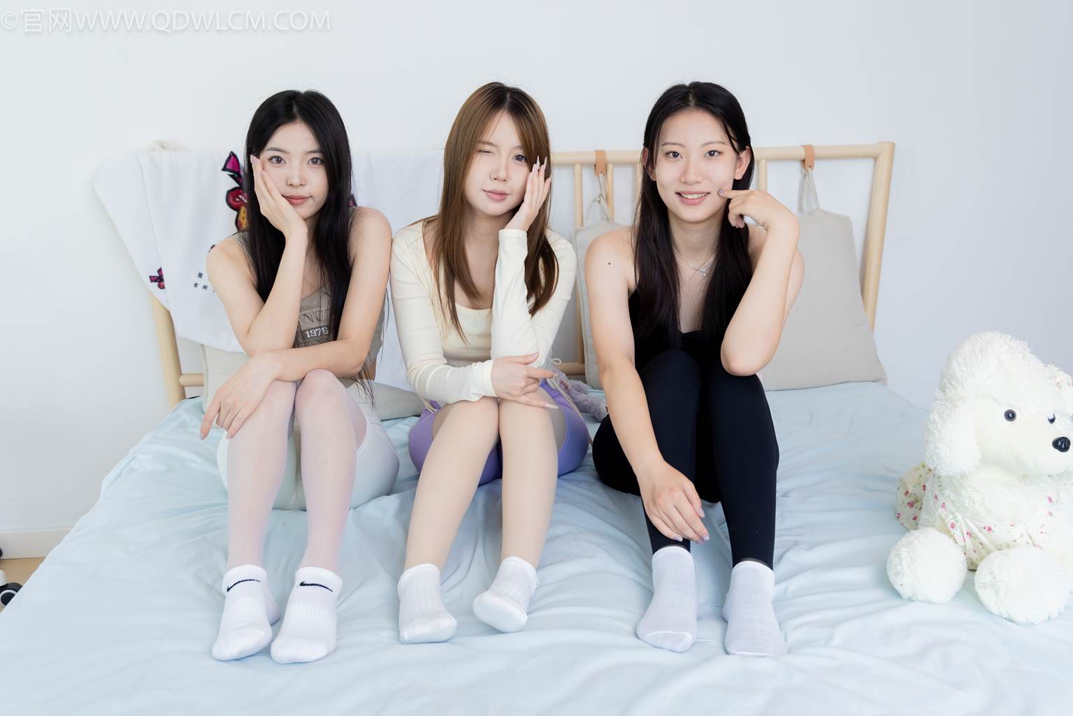 图片[49]-物恋传媒 NO.2493 奶糖&茯苓&小曦-瑜伽裤、运动鞋、白棉袜、薄肉色、白色、黑色丝[144P] – 速更版-美库