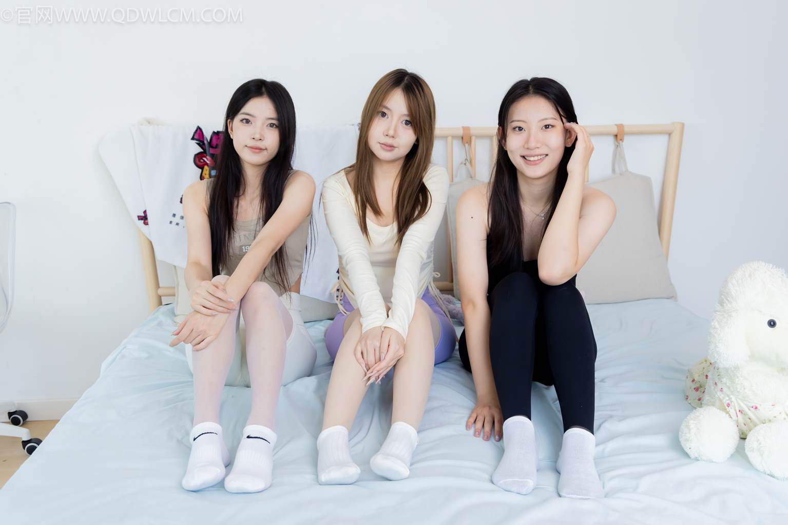 图片[50]-物恋传媒 NO.2493 奶糖&茯苓&小曦-瑜伽裤、运动鞋、白棉袜、薄肉色、白色、黑色丝[144P] – 速更版-美库