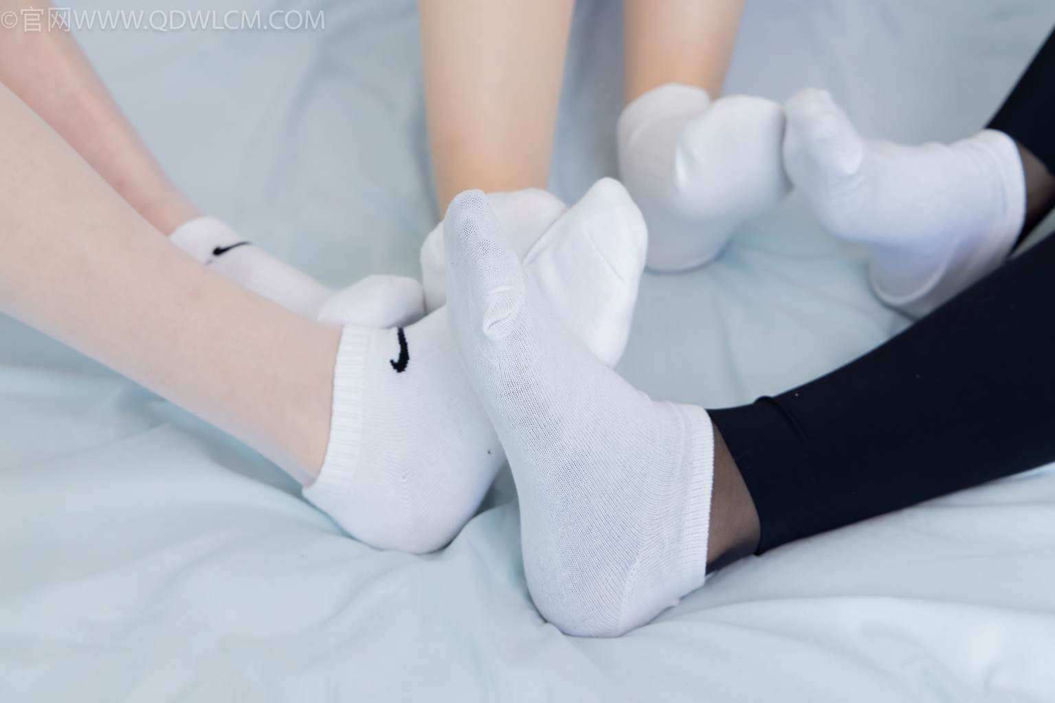 图片[127]-物恋传媒 NO.2493 奶糖&茯苓&小曦-瑜伽裤、运动鞋、白棉袜、薄肉色、白色、黑色丝[144P] – 速更版-美库