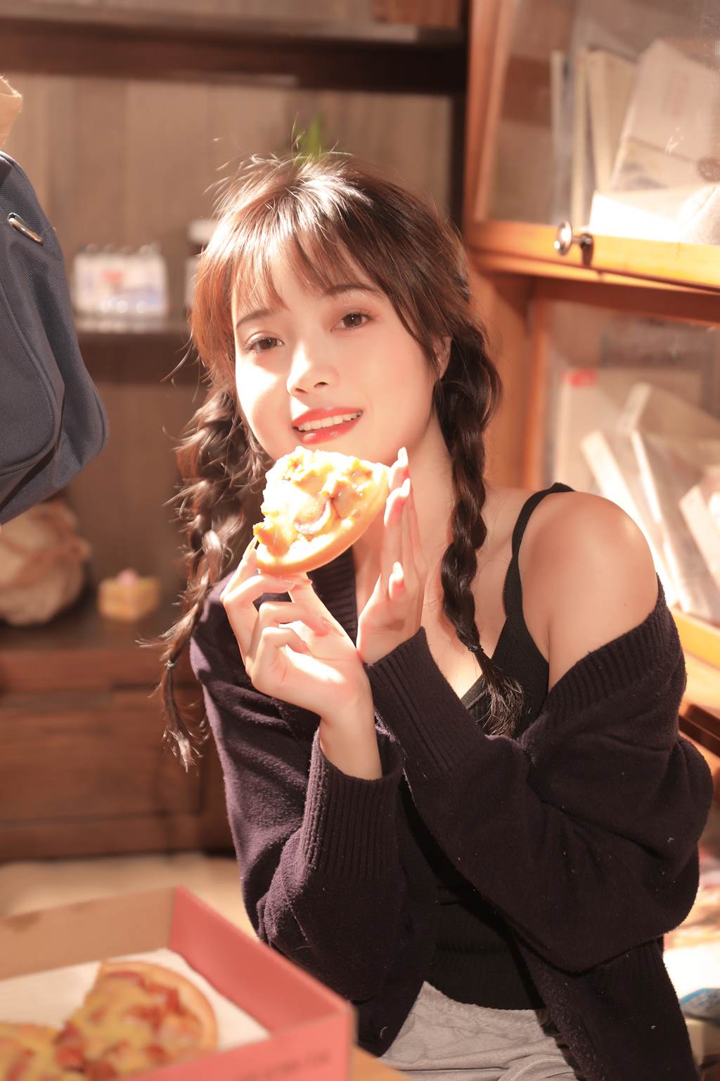 图片[33]-[YITUYU艺图语]2022.11.07 焦糖奶茶 小薇人儿[37+1P] – 速更版-美库