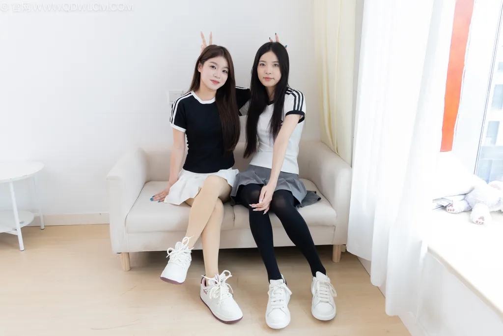 图片[11]-物恋传媒 NO.2498 茯苓&闪闪-两双板鞋、厚黑丝、厚肉丝[160P] – 速更版-美库