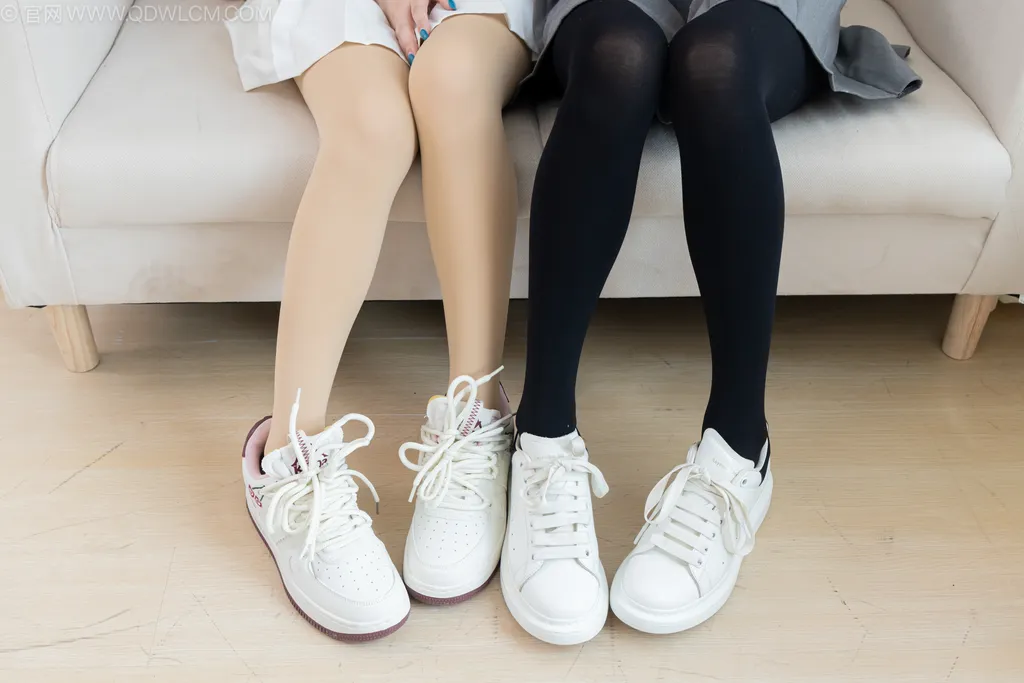 图片[15]-物恋传媒 NO.2498 茯苓&闪闪-两双板鞋、厚黑丝、厚肉丝[160P] – 速更版-美库