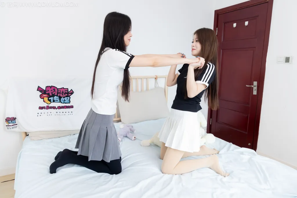 图片[134]-物恋传媒 NO.2498 茯苓&闪闪-两双板鞋、厚黑丝、厚肉丝[160P] – 速更版-美库