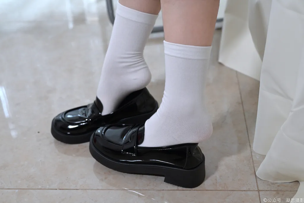 图片[102]-凝思摄影 NO.017 铃铃-JK制服、短白袜、小皮鞋[167P] – 速更版-美库