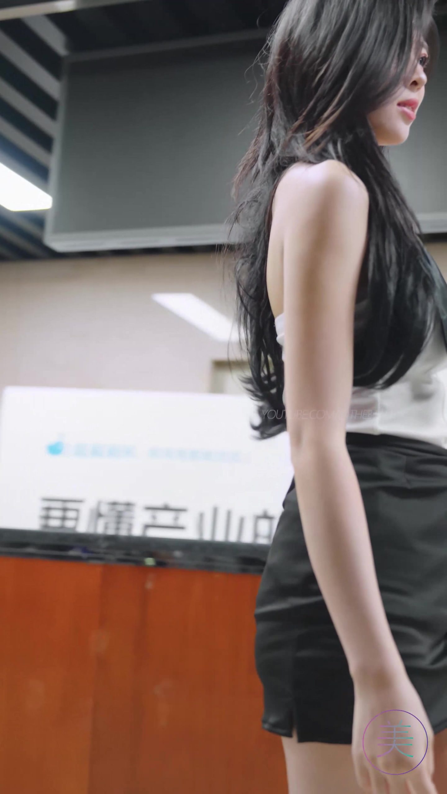 图片[25]-NO.1595 2024 广州车展 网红美女车模[30P] – 速更版-美库