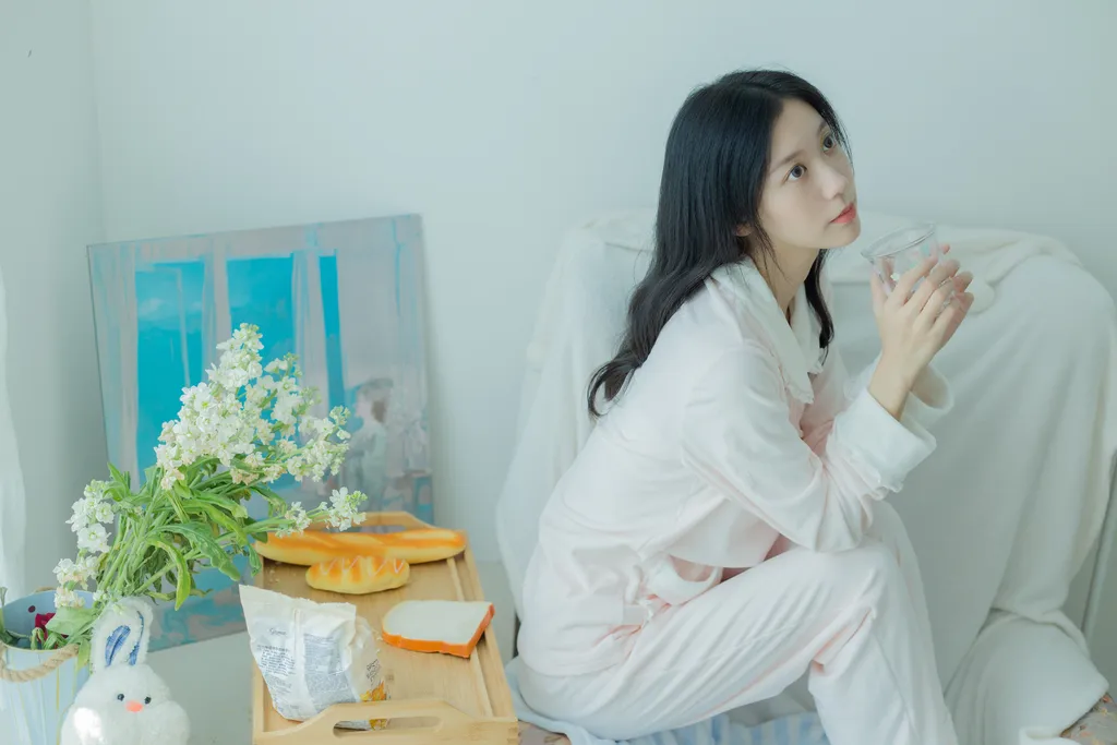 图片[11]-[YITUYU艺图语]2022.11.11 降温日记 饲猫少女-[29+1P] – 速更版-美库