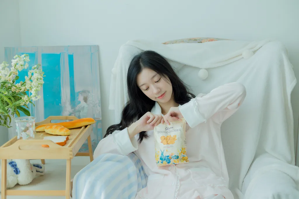 图片[15]-[YITUYU艺图语]2022.11.11 降温日记 饲猫少女-[29+1P] – 速更版-美库