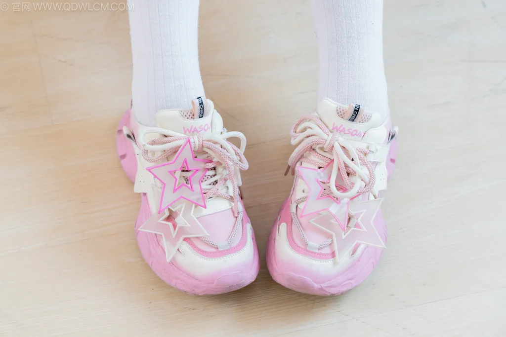 图片[17]-物恋传媒 NO.2499 小野-运动鞋、自然穿脏及膝白棉袜[150P] – 速更版-美库