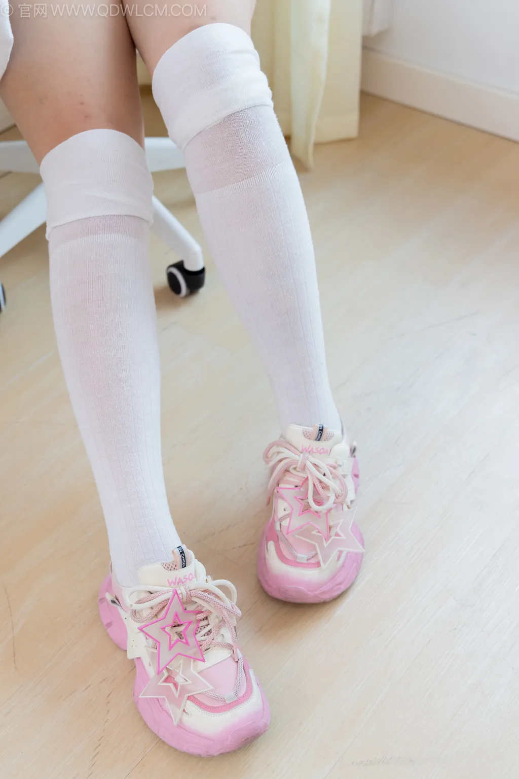 图片[34]-物恋传媒 NO.2499 小野-运动鞋、自然穿脏及膝白棉袜[150P] – 速更版-美库