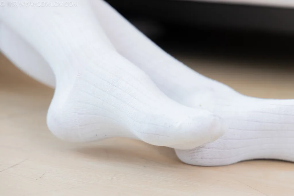 图片[52]-物恋传媒 NO.2499 小野-运动鞋、自然穿脏及膝白棉袜[150P] – 速更版-美库
