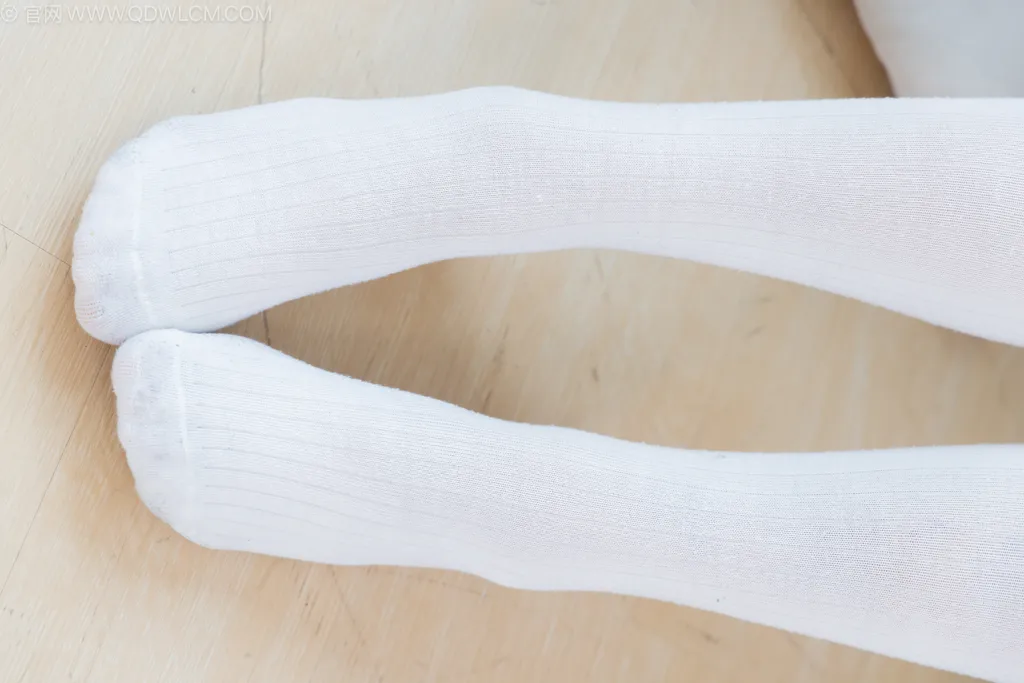 图片[63]-物恋传媒 NO.2499 小野-运动鞋、自然穿脏及膝白棉袜[150P] – 速更版-美库