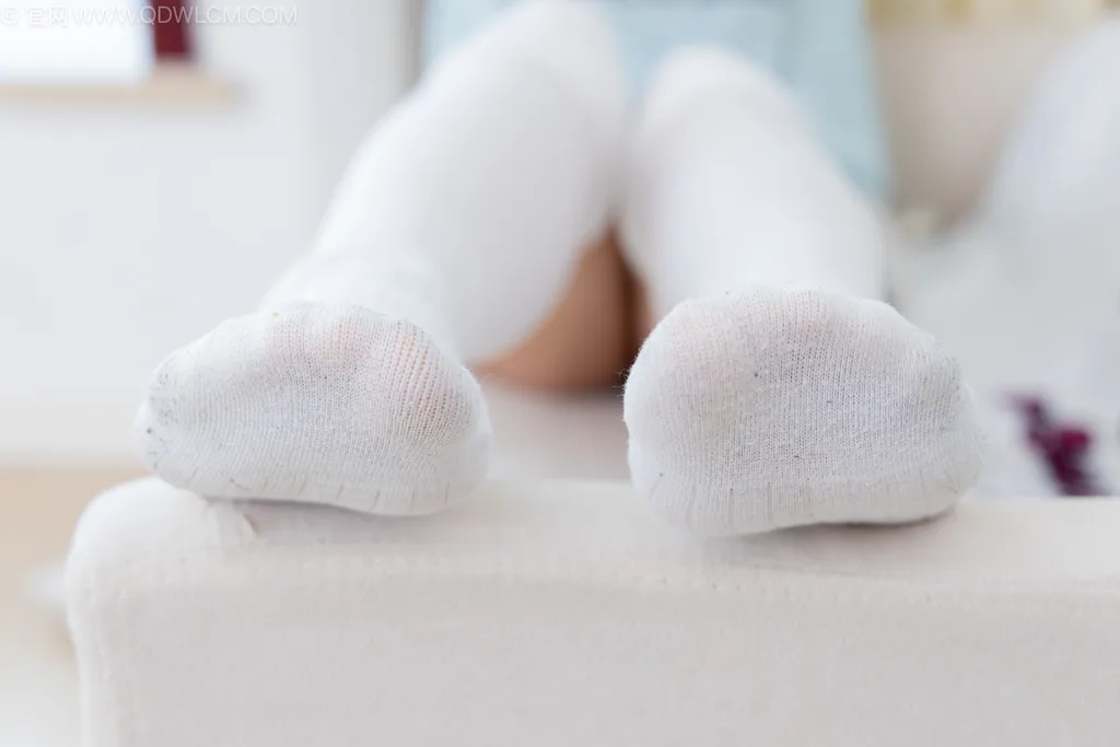 图片[80]-物恋传媒 NO.2499 小野-运动鞋、自然穿脏及膝白棉袜[150P] – 速更版-美库