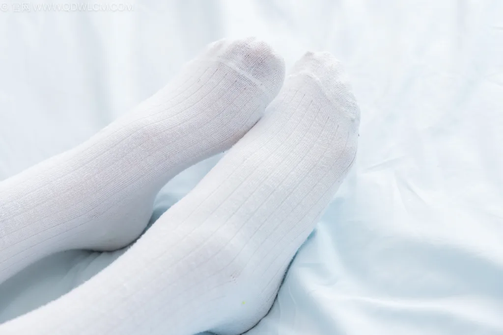 图片[106]-物恋传媒 NO.2499 小野-运动鞋、自然穿脏及膝白棉袜[150P] – 速更版-美库