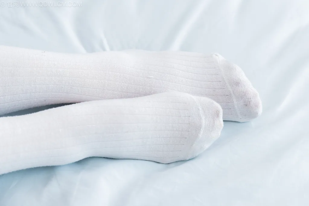 图片[107]-物恋传媒 NO.2499 小野-运动鞋、自然穿脏及膝白棉袜[150P] – 速更版-美库