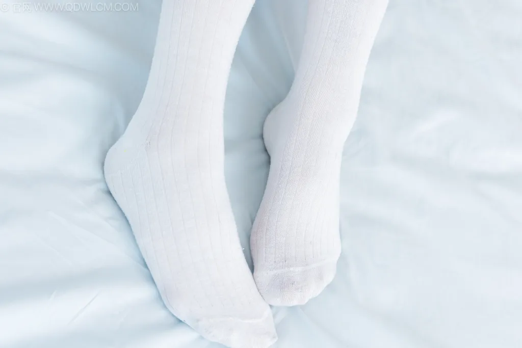 图片[110]-物恋传媒 NO.2499 小野-运动鞋、自然穿脏及膝白棉袜[150P] – 速更版-美库