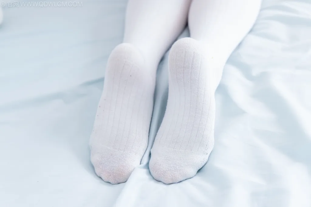 图片[138]-物恋传媒 NO.2499 小野-运动鞋、自然穿脏及膝白棉袜[150P] – 速更版-美库