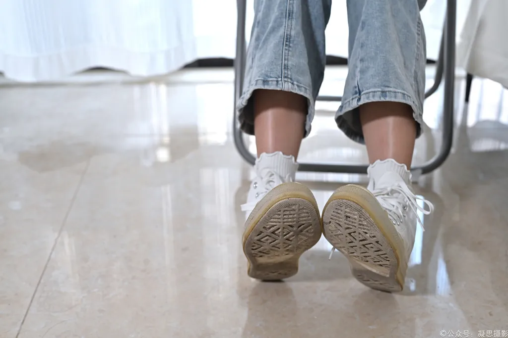 图片[17]-凝思摄影 NO.018 小睿-T恤、短白袜、平底鞋[142P] – 速更版-美库