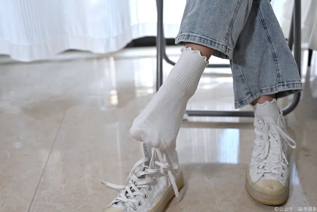 图片[28]-凝思摄影 NO.018 小睿-T恤、短白袜、平底鞋[142P] – 速更版-美库