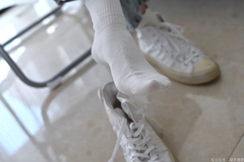 图片[30]-凝思摄影 NO.018 小睿-T恤、短白袜、平底鞋[142P] – 速更版-美库