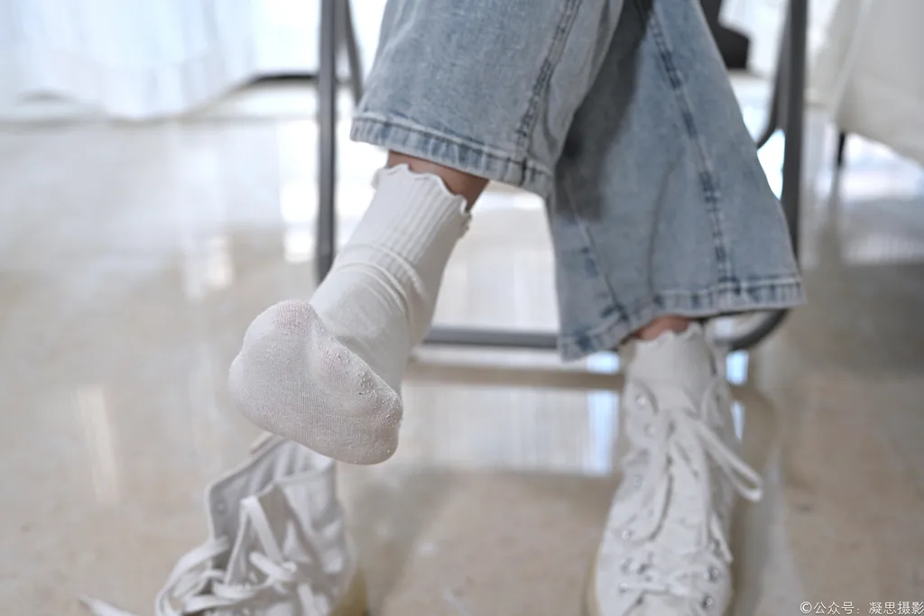 图片[33]-凝思摄影 NO.018 小睿-T恤、短白袜、平底鞋[142P] – 速更版-美库