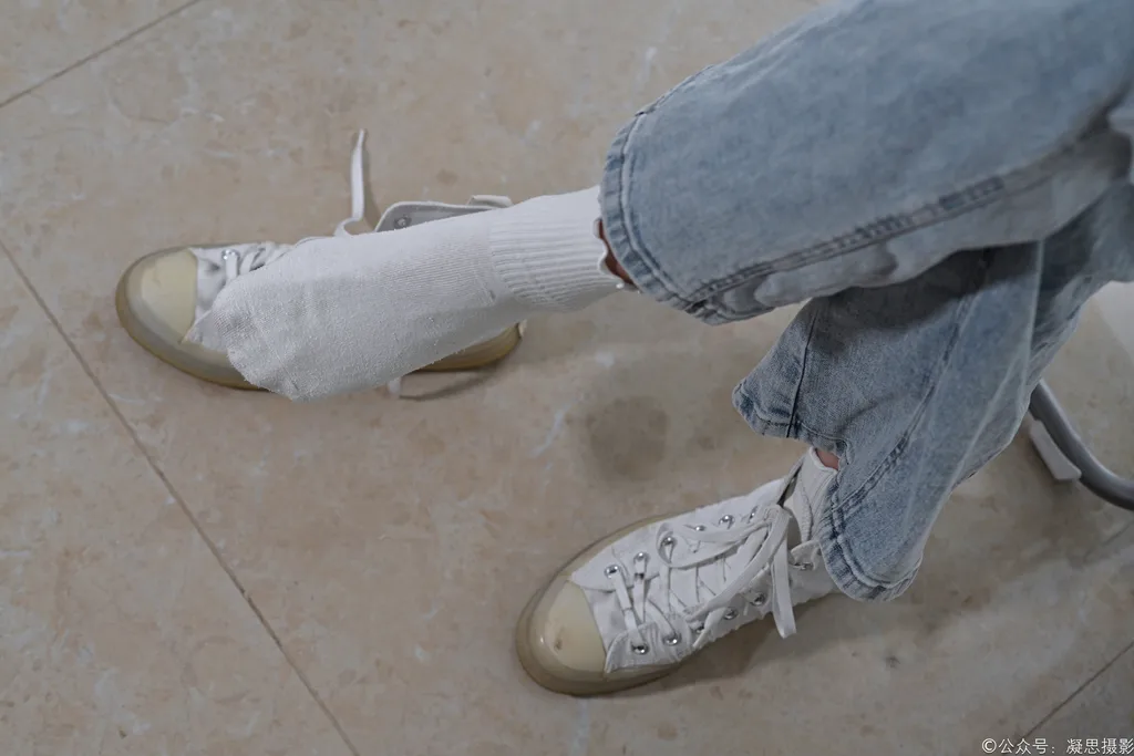 图片[35]-凝思摄影 NO.018 小睿-T恤、短白袜、平底鞋[142P] – 速更版-美库