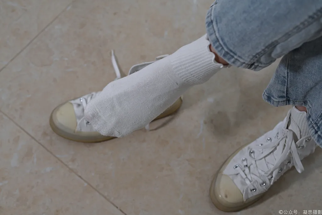图片[36]-凝思摄影 NO.018 小睿-T恤、短白袜、平底鞋[142P] – 速更版-美库