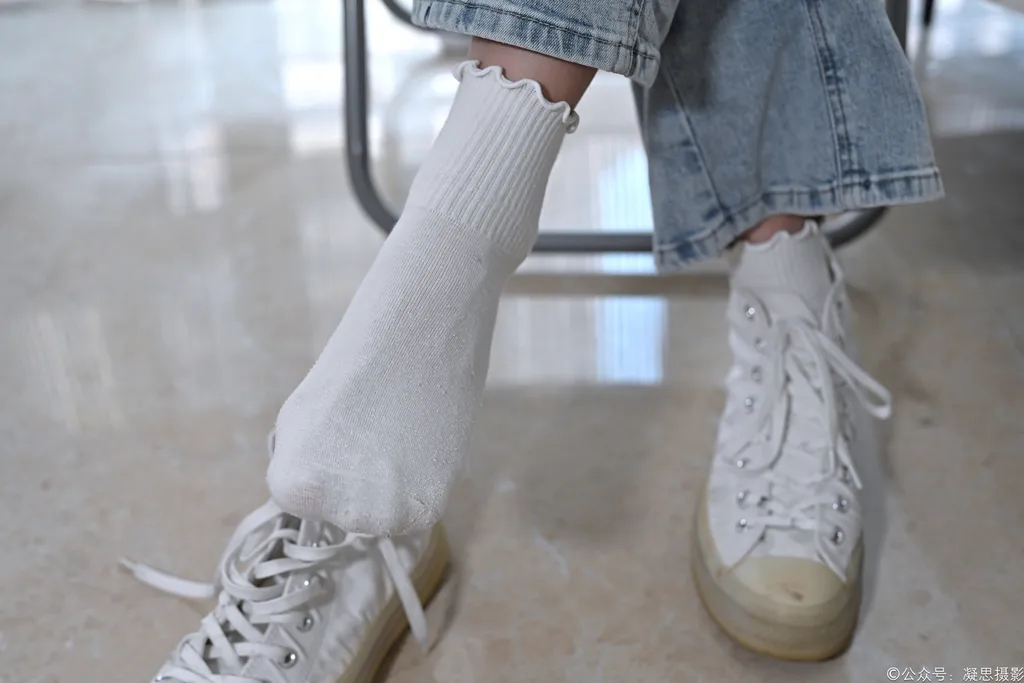 图片[37]-凝思摄影 NO.018 小睿-T恤、短白袜、平底鞋[142P] – 速更版-美库