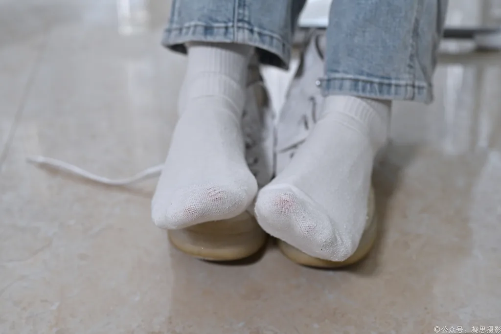 图片[50]-凝思摄影 NO.018 小睿-T恤、短白袜、平底鞋[142P] – 速更版-美库
