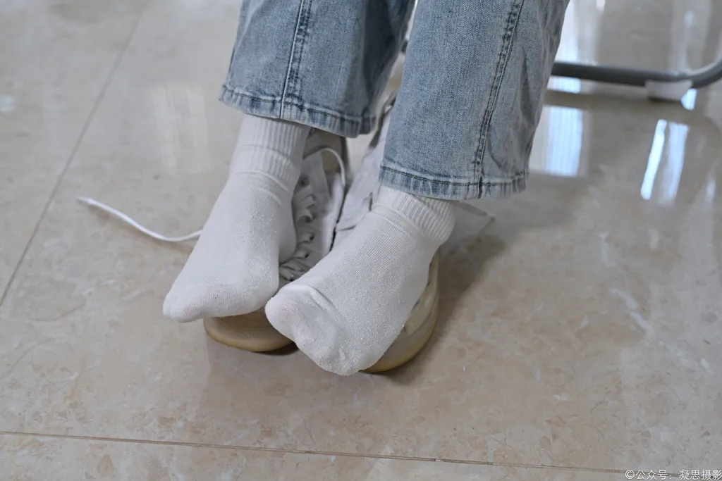 图片[52]-凝思摄影 NO.018 小睿-T恤、短白袜、平底鞋[142P] – 速更版-美库