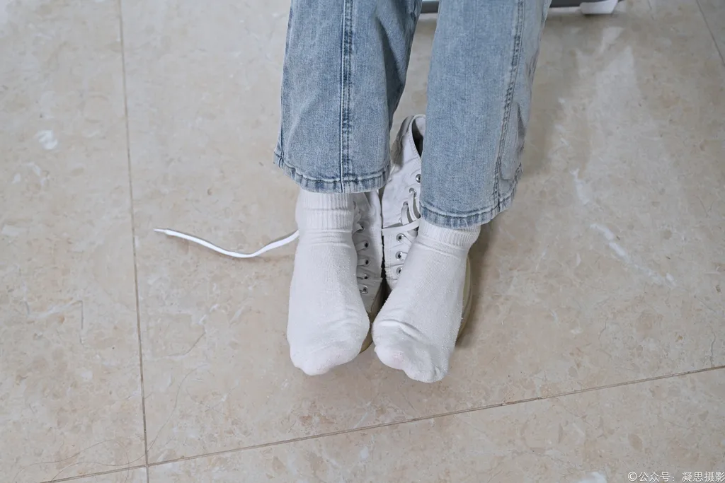 图片[53]-凝思摄影 NO.018 小睿-T恤、短白袜、平底鞋[142P] – 速更版-美库