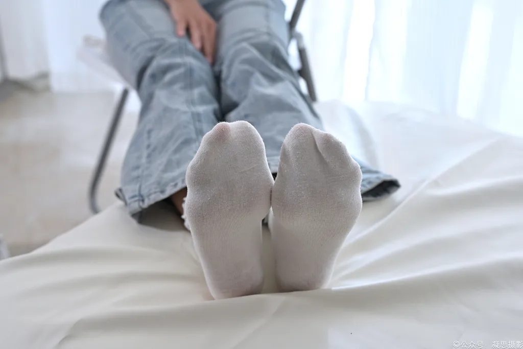 图片[70]-凝思摄影 NO.018 小睿-T恤、短白袜、平底鞋[142P] – 速更版-美库