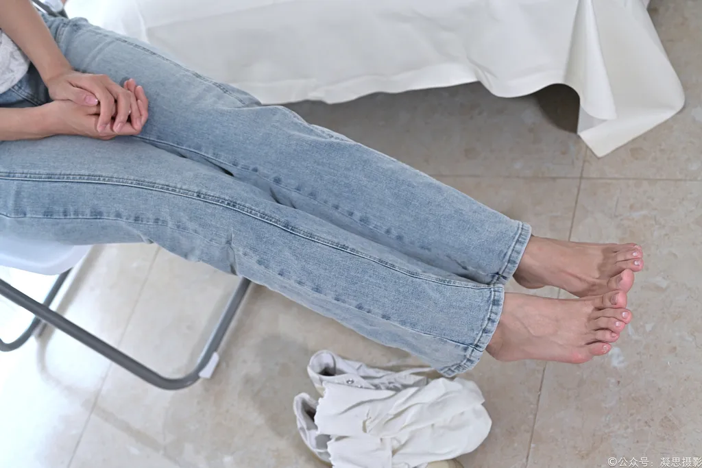 图片[133]-凝思摄影 NO.018 小睿-T恤、短白袜、平底鞋[142P] – 速更版-美库