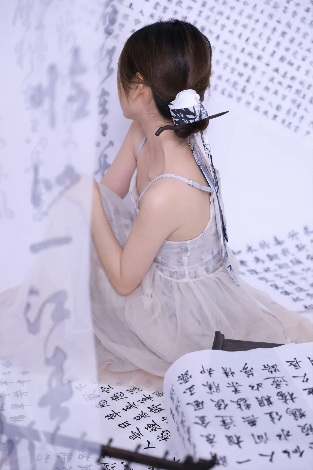 图片[10]-[YITUYU艺图语]2022.11.12 坐看闲庭听书语 不爱奶糖[25+1P] – 速更版-美库