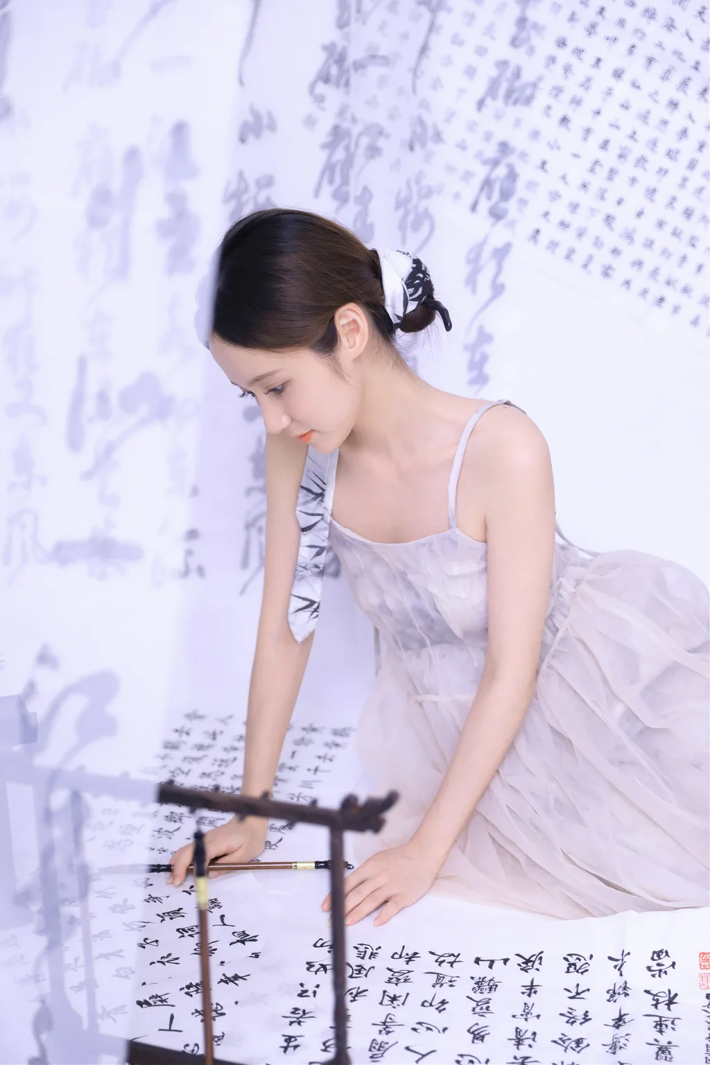 图片[12]-[YITUYU艺图语]2022.11.12 坐看闲庭听书语 不爱奶糖[25+1P] – 速更版-美库