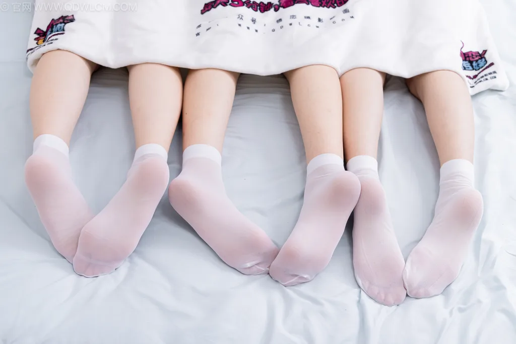 图片[142]-物恋传媒 NO.2500 茯苓&泡泡&橙子-平底鞋、短白丝、护士服、白丝[235P] – 速更版-美库