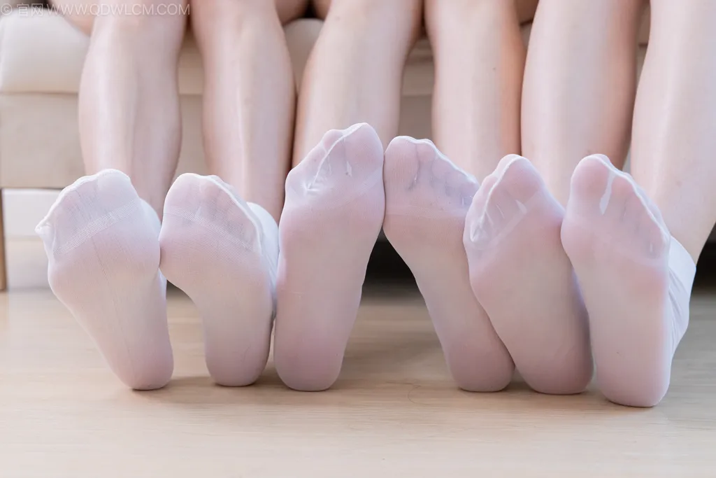 图片[179]-物恋传媒 NO.2500 茯苓&泡泡&橙子-平底鞋、短白丝、护士服、白丝[235P] – 速更版-美库