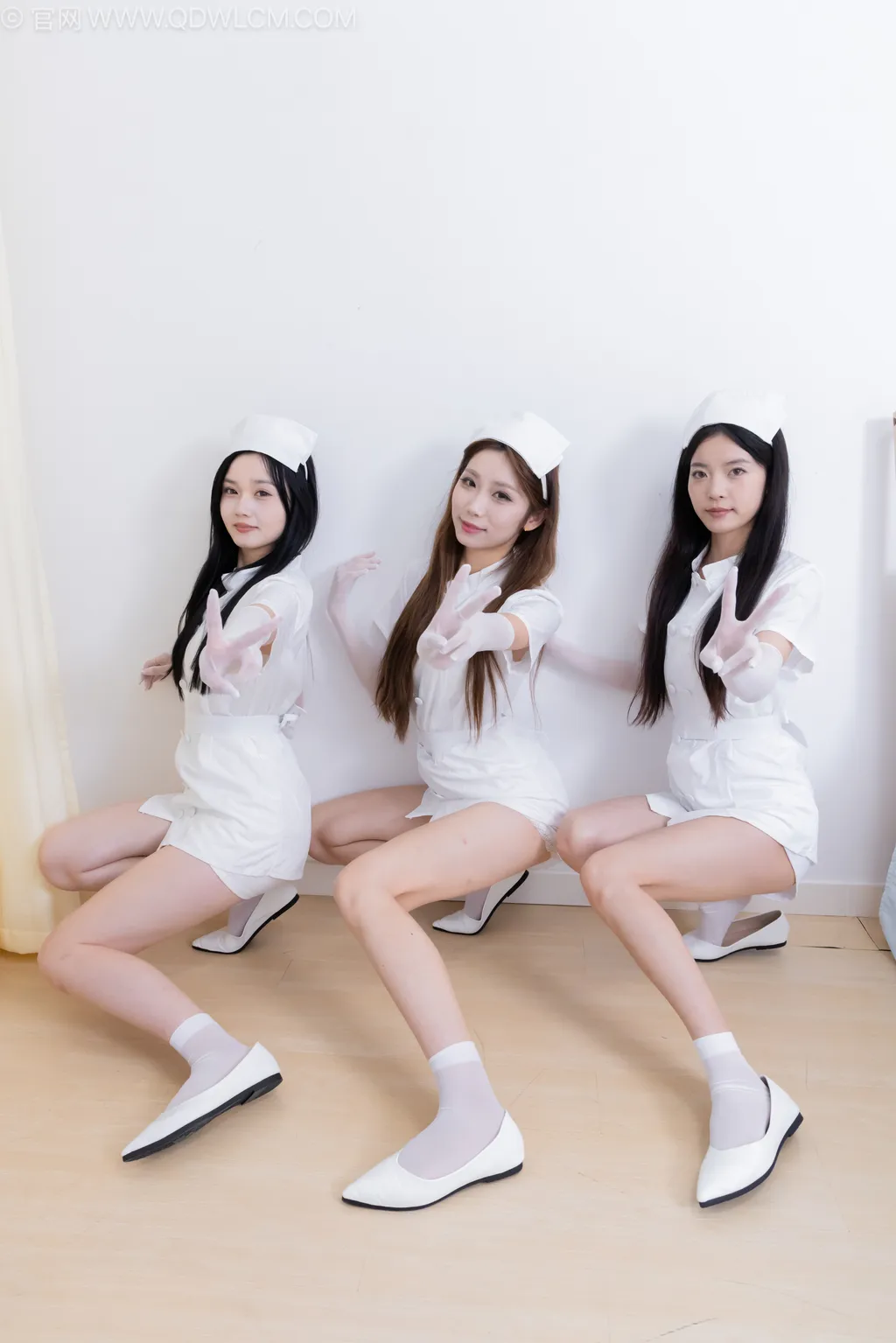 图片[235]-物恋传媒 NO.2500 茯苓&泡泡&橙子-平底鞋、短白丝、护士服、白丝[235P] – 速更版-美库