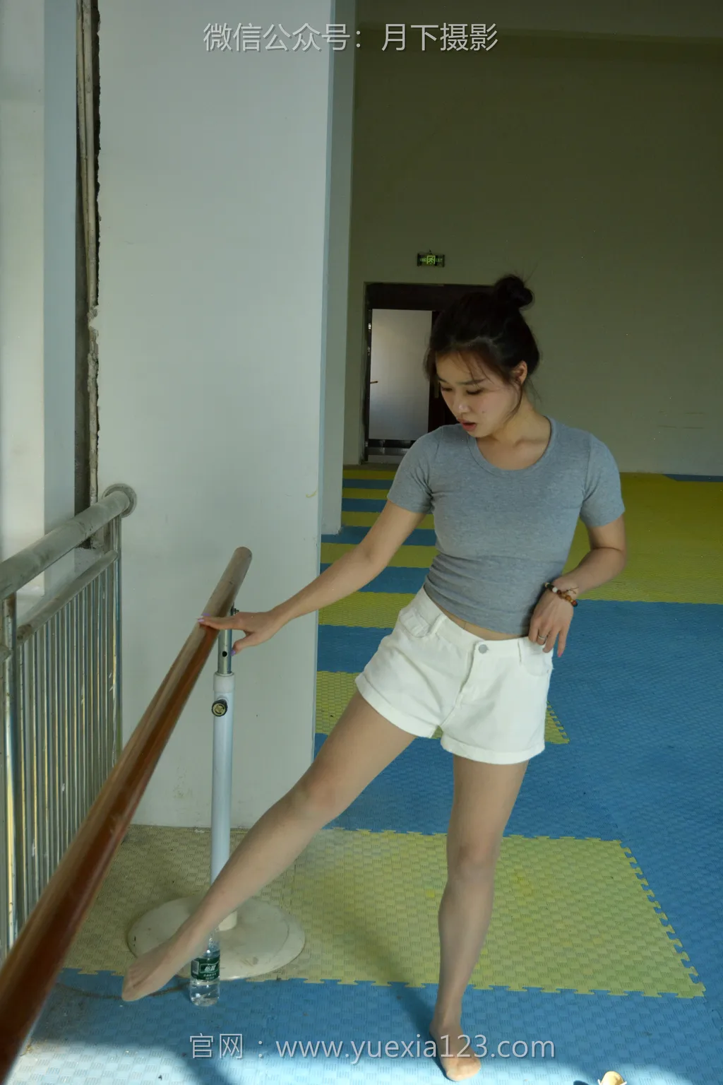 图片[16]-爱月下 NO.001 茜茜【舞蹈热身】作为拉拉队长，每天必修课就是加强舞蹈训练！[111P] – 速更版-美库