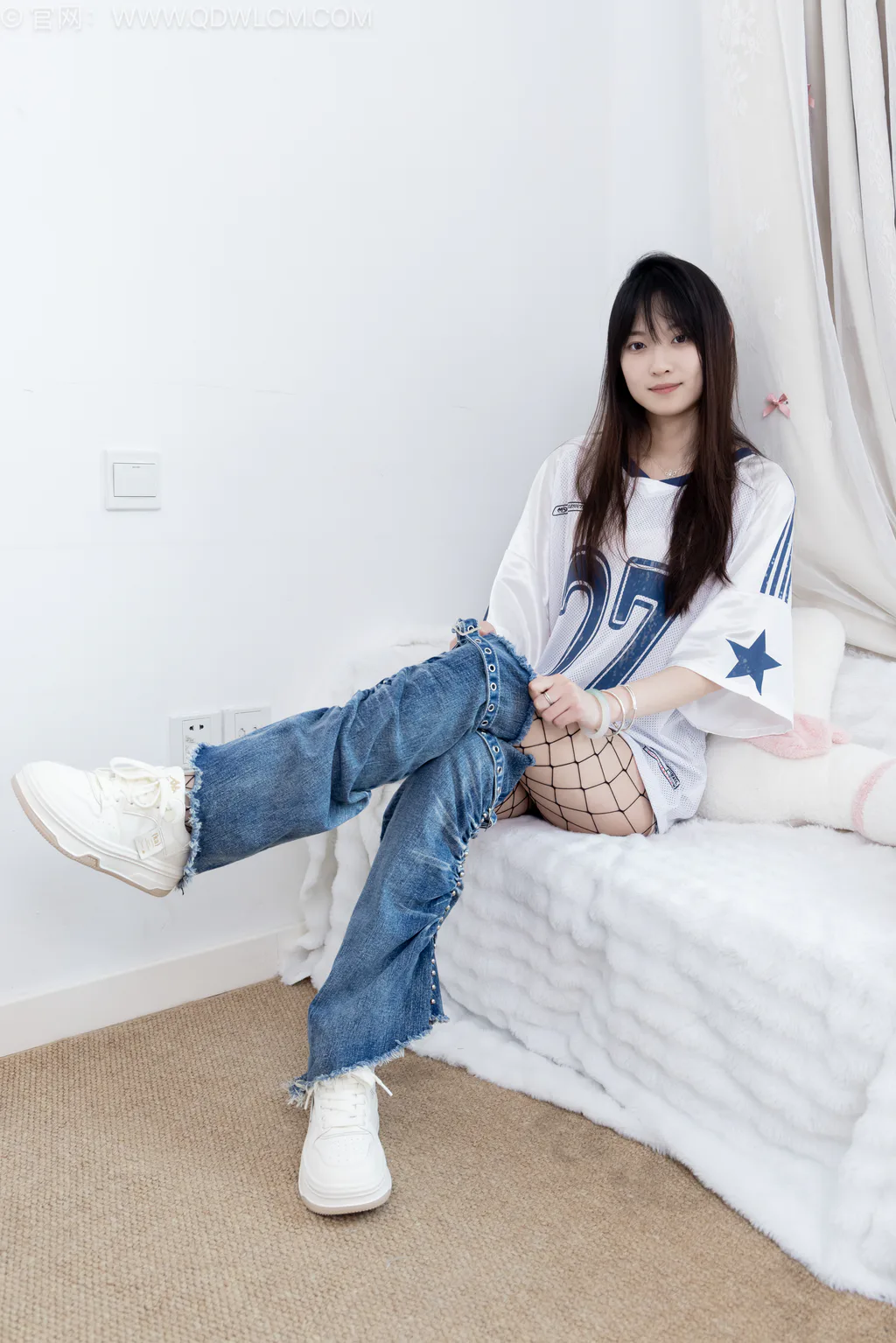 物恋传媒 NO.2694 山奈-板鞋、黑色网袜、分体牛仔裤[153P] - 雅色汇