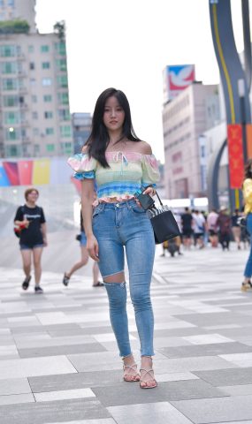 唯美街拍 NO.642 甜美紧牛小解解 [86P]