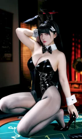 半半子  蔚蓝档案 调月莉音兔女郎[57P]